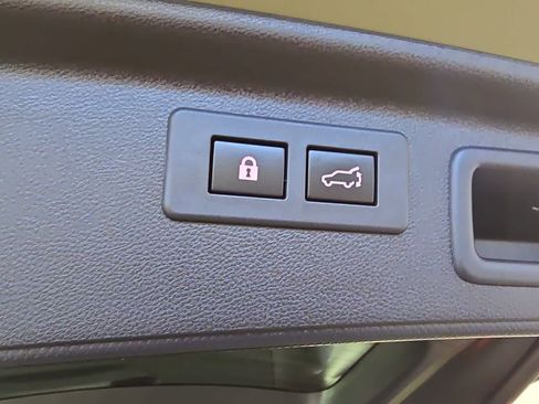 Used 2020 Subaru Forester Limited image 23