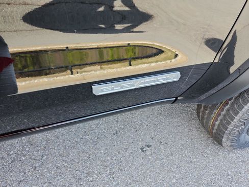 New 2026 GMC Canyon Elevation image 7