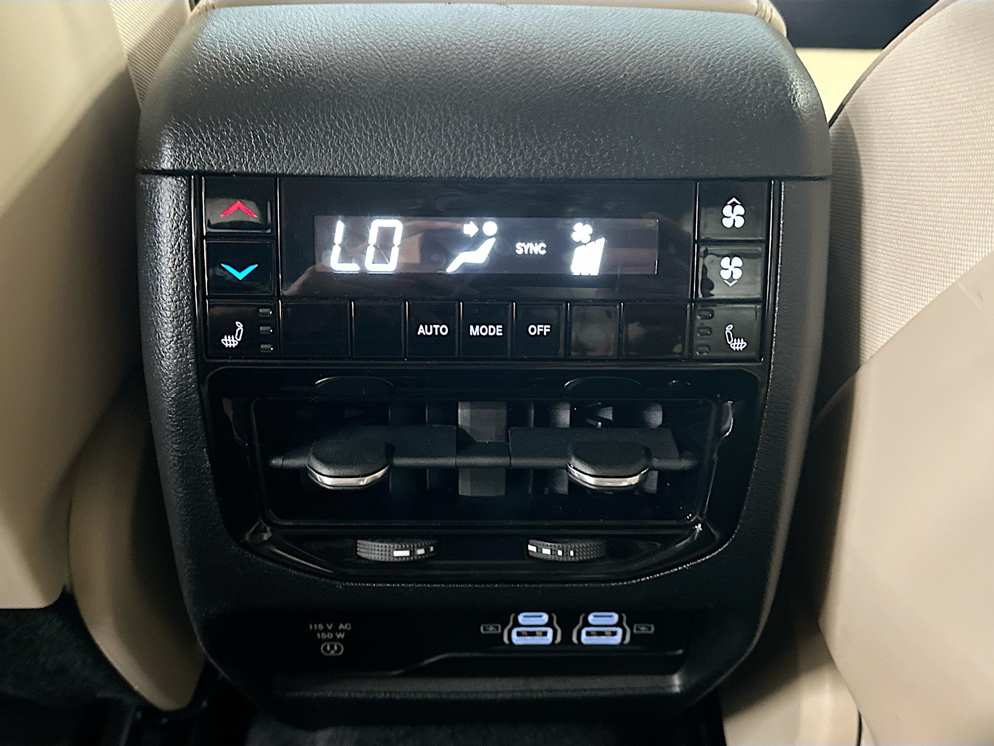 Used 2022 Jeep Grand Cherokee L Limited AWD/4WD image 26