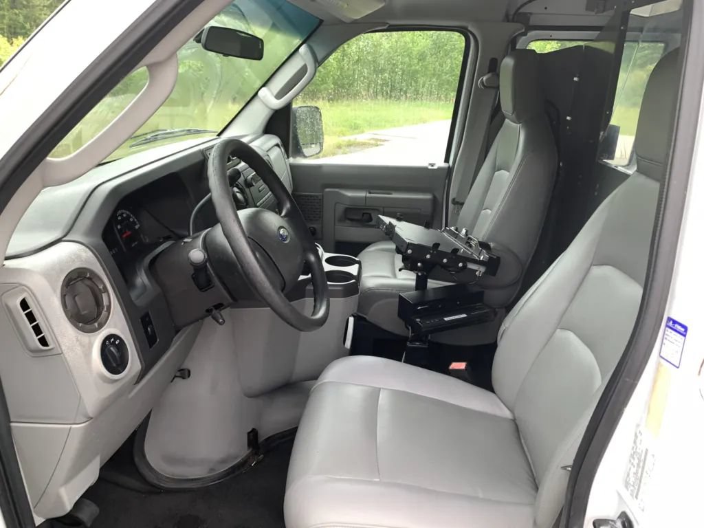 Used 2010 Ford E-250 and Econoline 250 RWD image 17