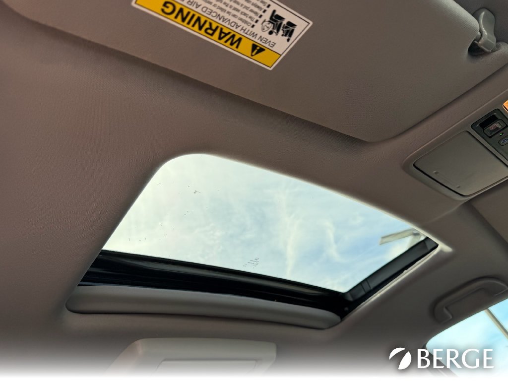 Used 2022 Honda Pilot Touring image 12