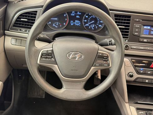 Used 2017 Hyundai Elantra SE FWD image 16