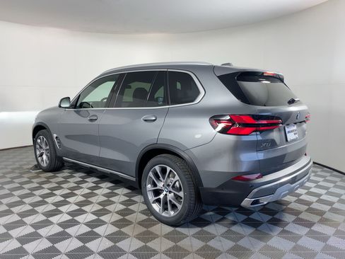 Used 2026 BMW X5 sDrive40i w/ Premium Package image 3