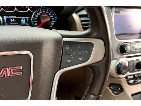 Used 2020 GMC Yukon SLT w/ Open Road Package AWD/4WD image 18