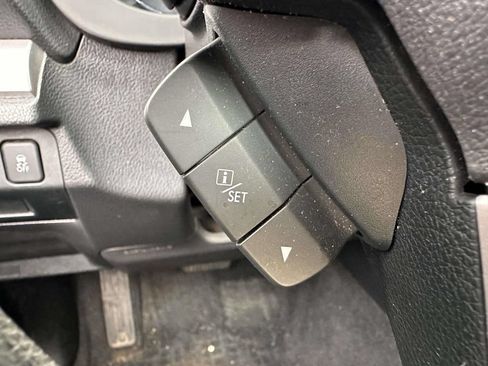 Used 2017 Subaru Forester 2.5i Premium AWD/4WD image 18