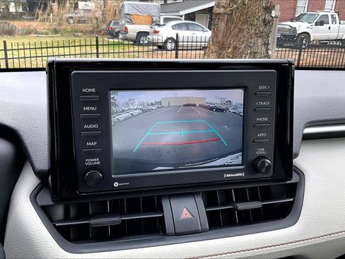 Used 2021 Toyota RAV4 XLE w/ Convenience Package image 27