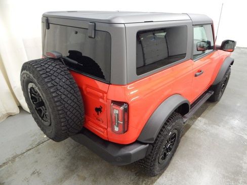 Used 2023 Ford Bronco Wildtrak image 3