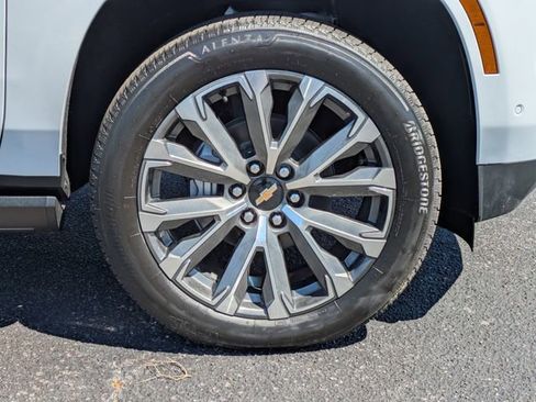 New 2026 Chevrolet Suburban High Country AWD/4WD image 11