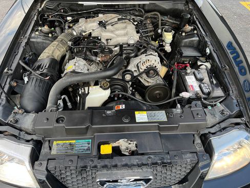Used 2004 Ford Mustang Convertible RWD image 37