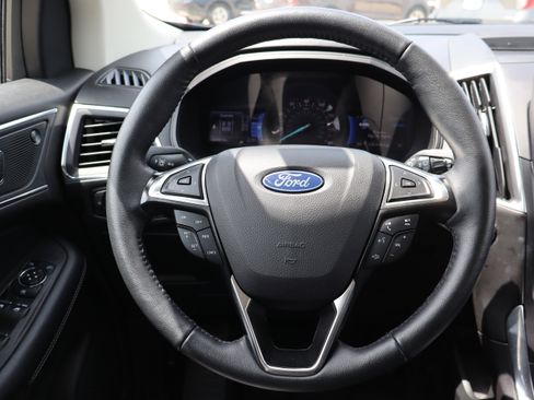 Used 2024 Ford Edge Titanium image 15