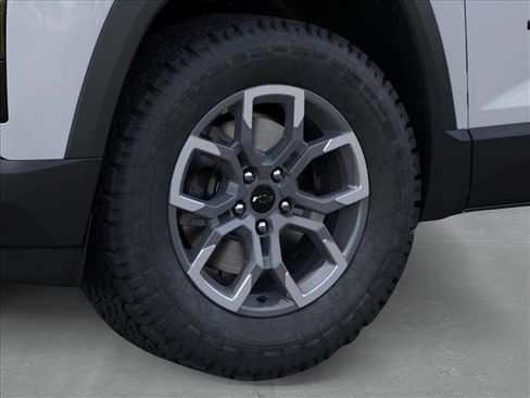 New 2026 Chevrolet Equinox ACTIV FWD image 9
