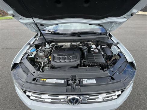Used 2018 Volkswagen Tiguan SE AWD/4WD image 25