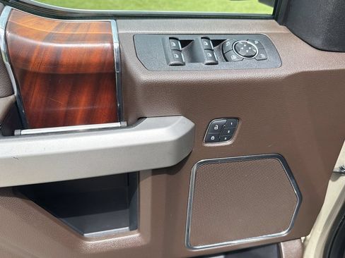 Used 2018 Ford F150 King Ranch w/ Equipment Group 601A Luxury RWD image 20