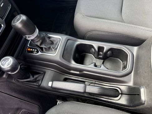 Used 2022 Jeep Wrangler Sport S image 25