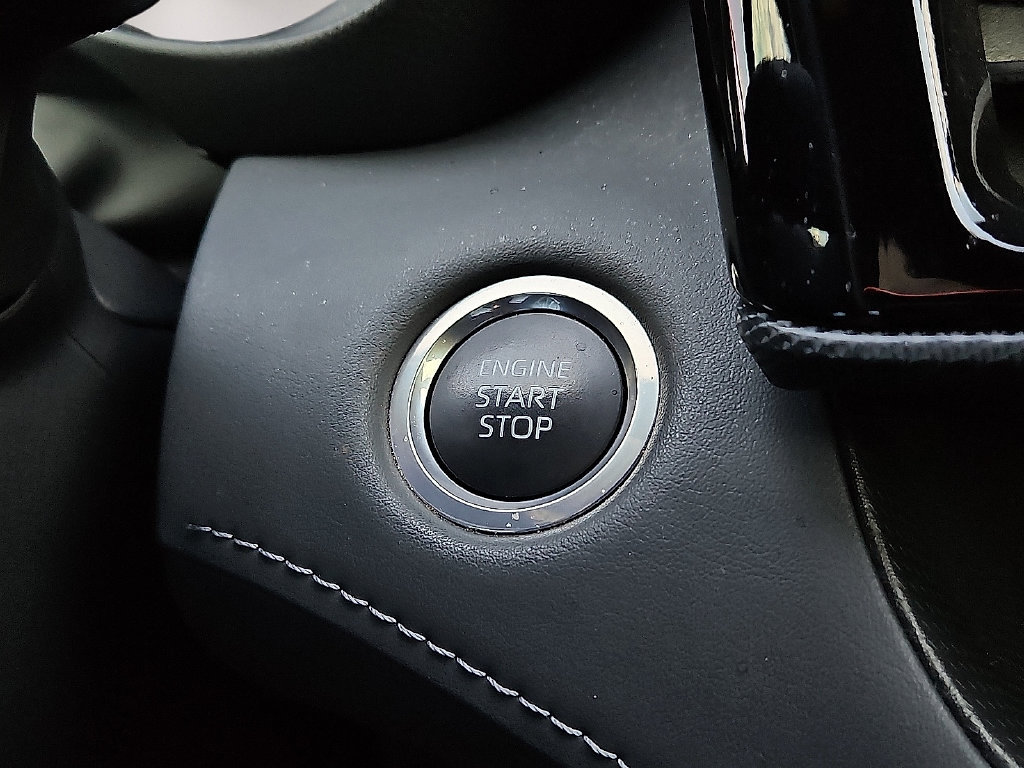 Used 2024 Toyota Highlander XSE FWD image 28
