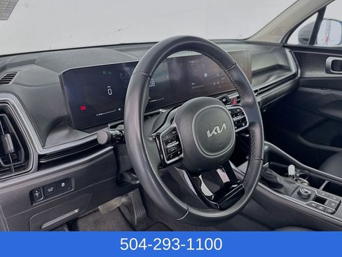 Used 2024 Kia Sorento EX FWD image 11