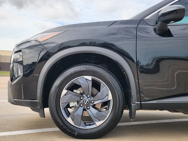 Used 2025 Nissan Rogue SV w/ SV Premium Package FWD image 8