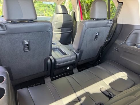Certified 2025 Honda Pilot Touring image 16