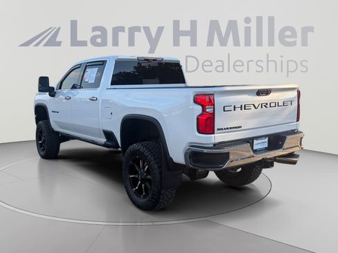 Used 2020 Chevrolet Silverado 3500 LTZ w/ LTZ Premium Package AWD/4WD image 3