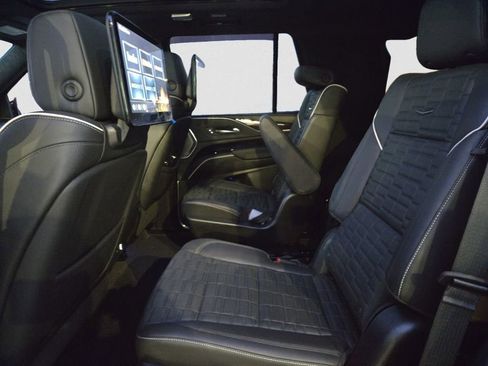 Used 2023 Cadillac Escalade Sport Platinum image 8