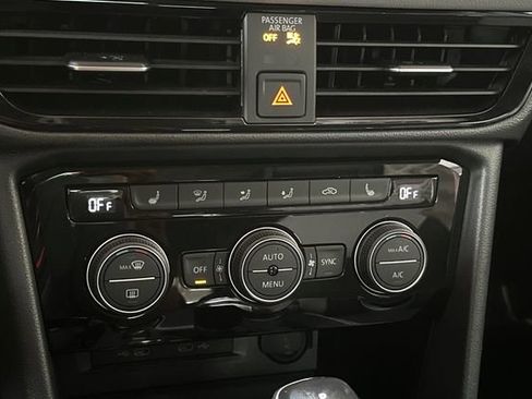 Used 2023 Volkswagen Taos SEL image 26