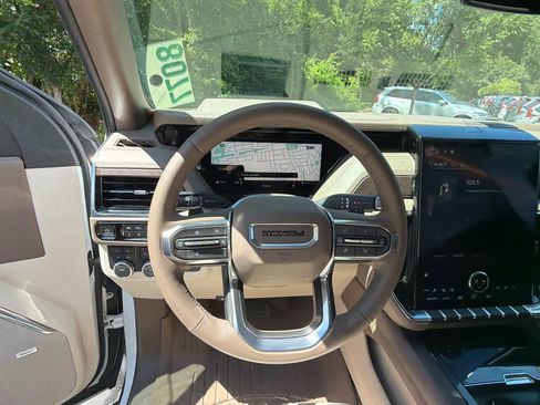 Used 2026 GMC Yukon Denali AWD/4WD image 24