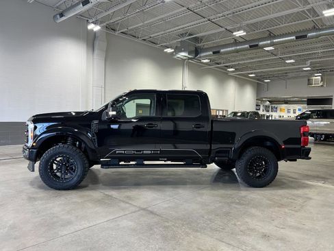 New 2026 Ford F250 Lariat w/ Black Appearance Package image 9