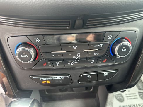 Used 2017 Ford Escape Titanium AWD/4WD image 18