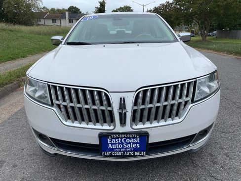 Used 2010 Lincoln MKZ image 9