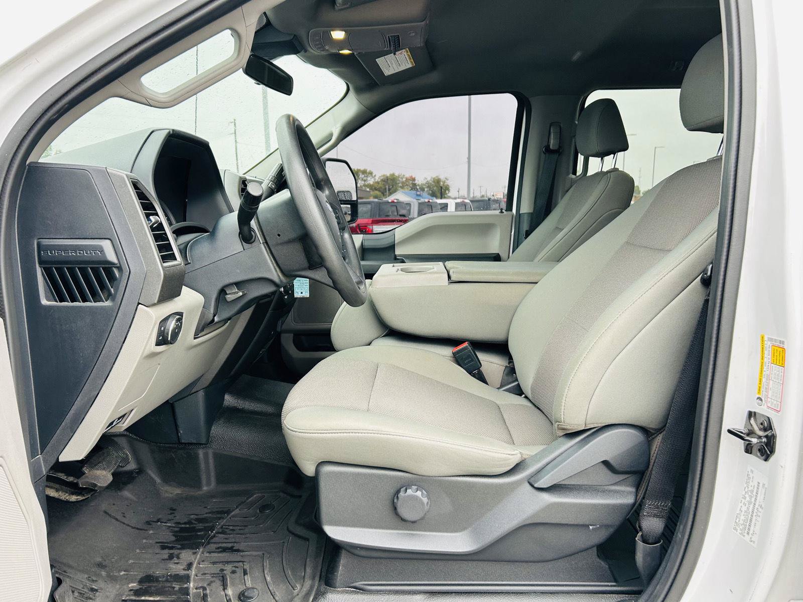 Used 2022 Ford F250 XL w/ Power Equipment Group AWD/4WD image 3