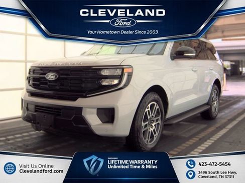 Used 2025 Ford Expedition Active AWD/4WD image 1
