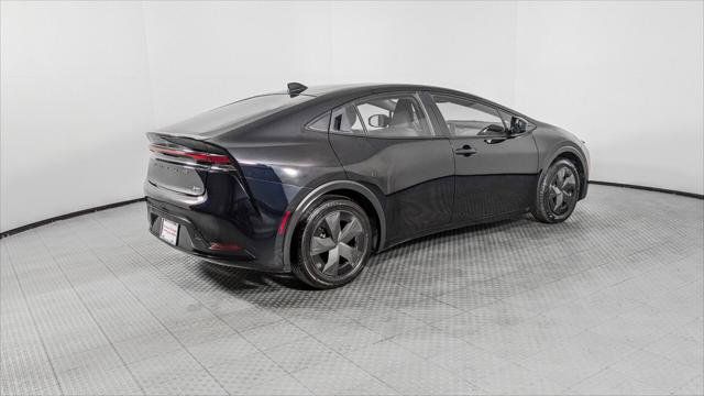 Used 2024 Toyota Prius LE FWD image 8