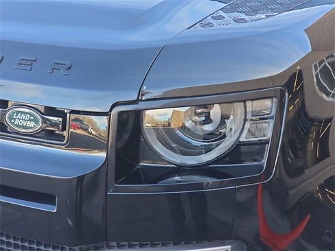 Used 2025 Land Rover Defender 110 S image 32