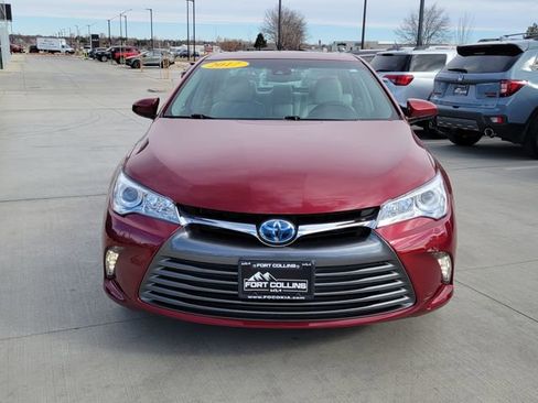 Used 2017 Toyota Camry XLE w/ Moonroof Package image 8