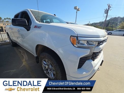 Used 2022 Chevrolet Silverado 1500 RST w/ Z71 Off-Road Package AWD/4WD image 8