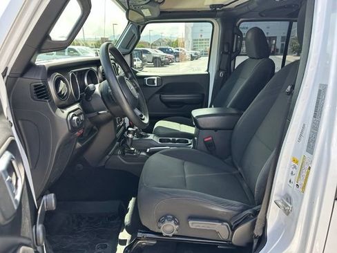 Used 2018 Jeep Wrangler Unlimited Sport AWD/4WD image 16