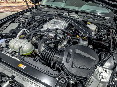 Used 2021 Ford Mustang Shelby GT500 w/ Technology Package image 30