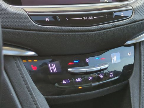 Used 2017 Cadillac XT5 Luxury image 20