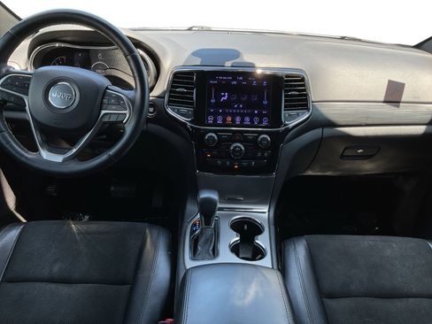 Used 2019 Jeep Grand Cherokee Altitude AWD/4WD image 10