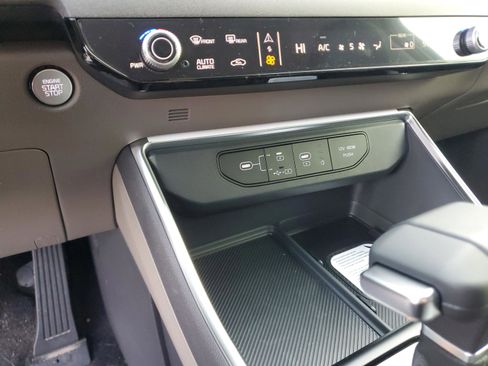 New 2026 Kia Carnival EX FWD image 22