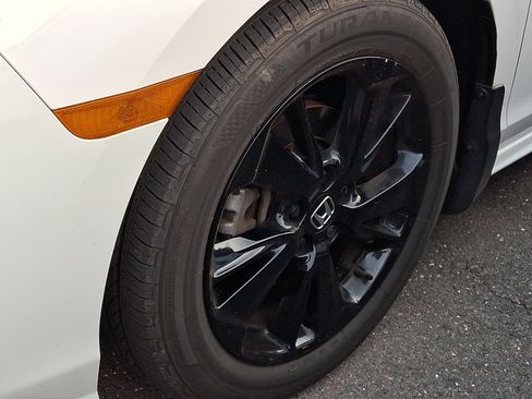 Used 2024 Honda Odyssey Sport image 10
