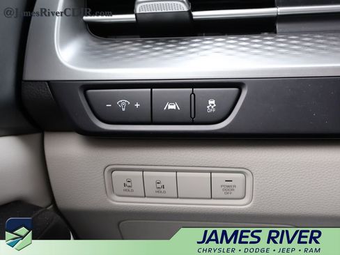 Used 2023 Kia Carnival LX FWD image 29