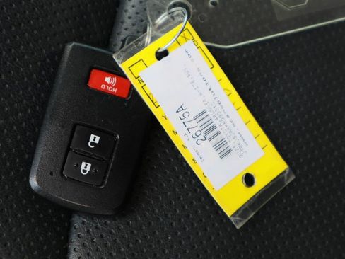 Used 2021 Toyota 4Runner Limited AWD/4WD image 36