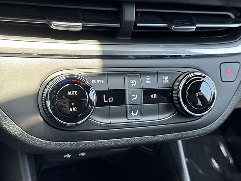 New 2026 Buick Envista Preferred FWD image 16