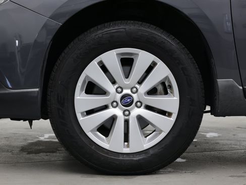 Used 2019 Subaru Outback 2.5i AWD/4WD image 8
