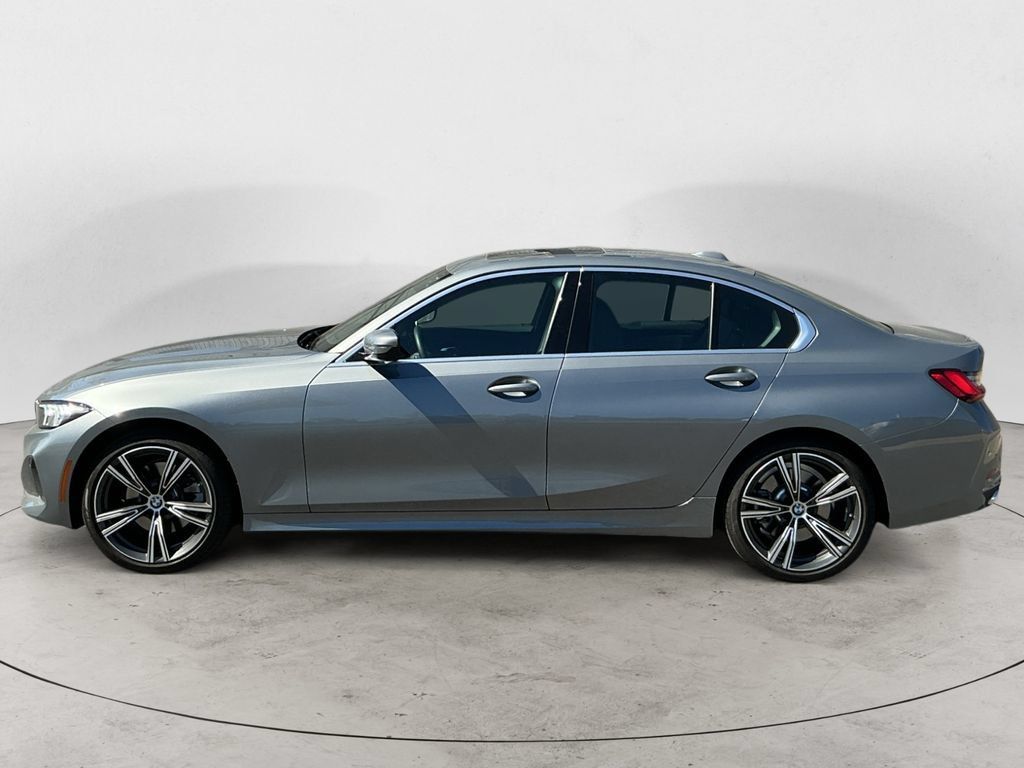 Used 2024 BMW 330i xDrive Sedan w/ Premium Package AWD/4WD image 4