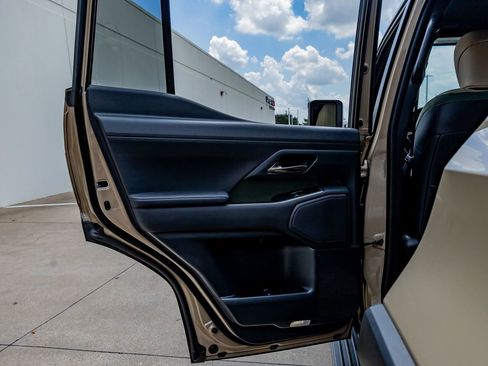 Used 2025 Lexus GX 550 AWD/4WD image 38