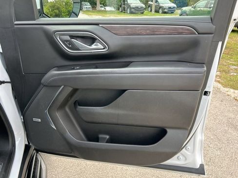 Used 2023 Chevrolet Suburban LT image 34