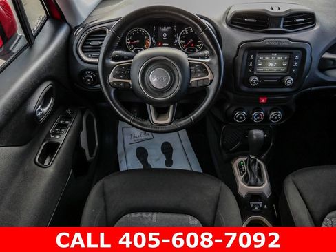 Used 2017 Jeep Renegade Latitude FWD image 21