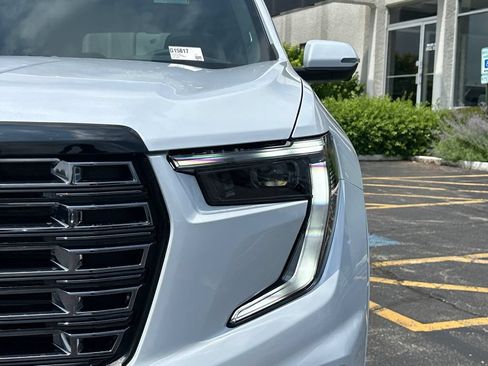 New 2026 GMC Acadia Denali Ultimate AWD/4WD image 11